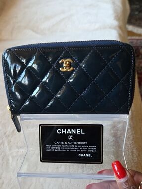 CHANEL Navy Quilted Patent Leather Zip Small Wallet with Gold CC